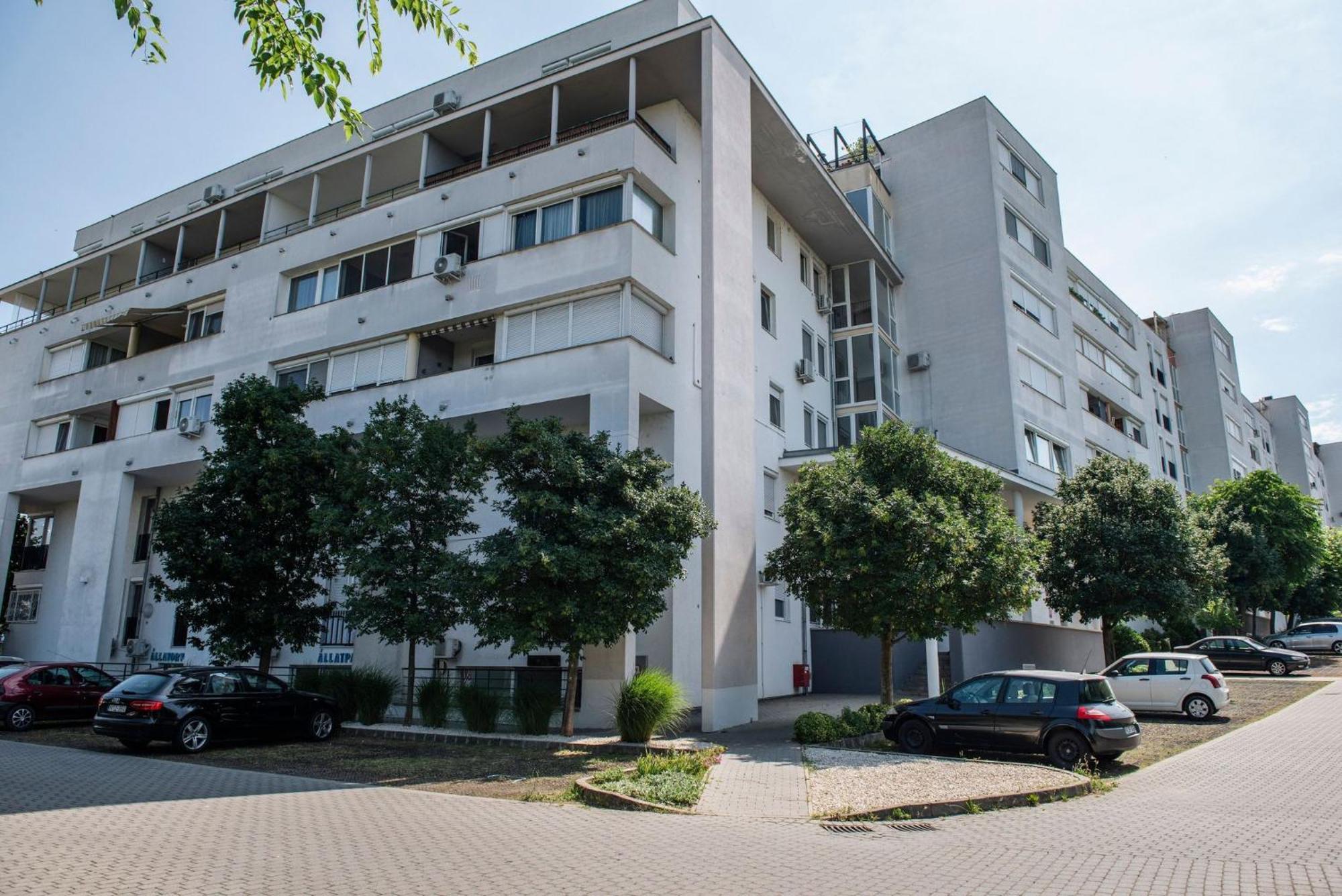 Inci Apartman Печ Экстерьер фото